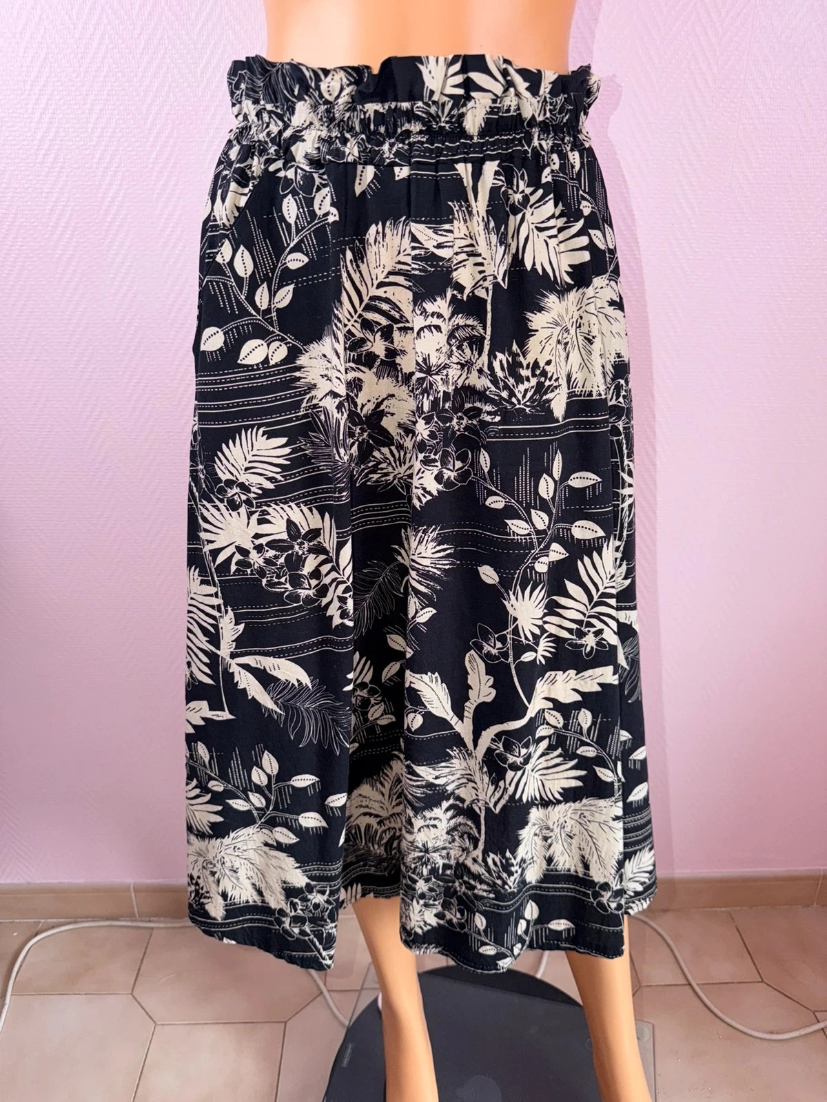 Jupe rose marine taille 36 super état